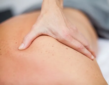 Manuelle Therapie am Knie